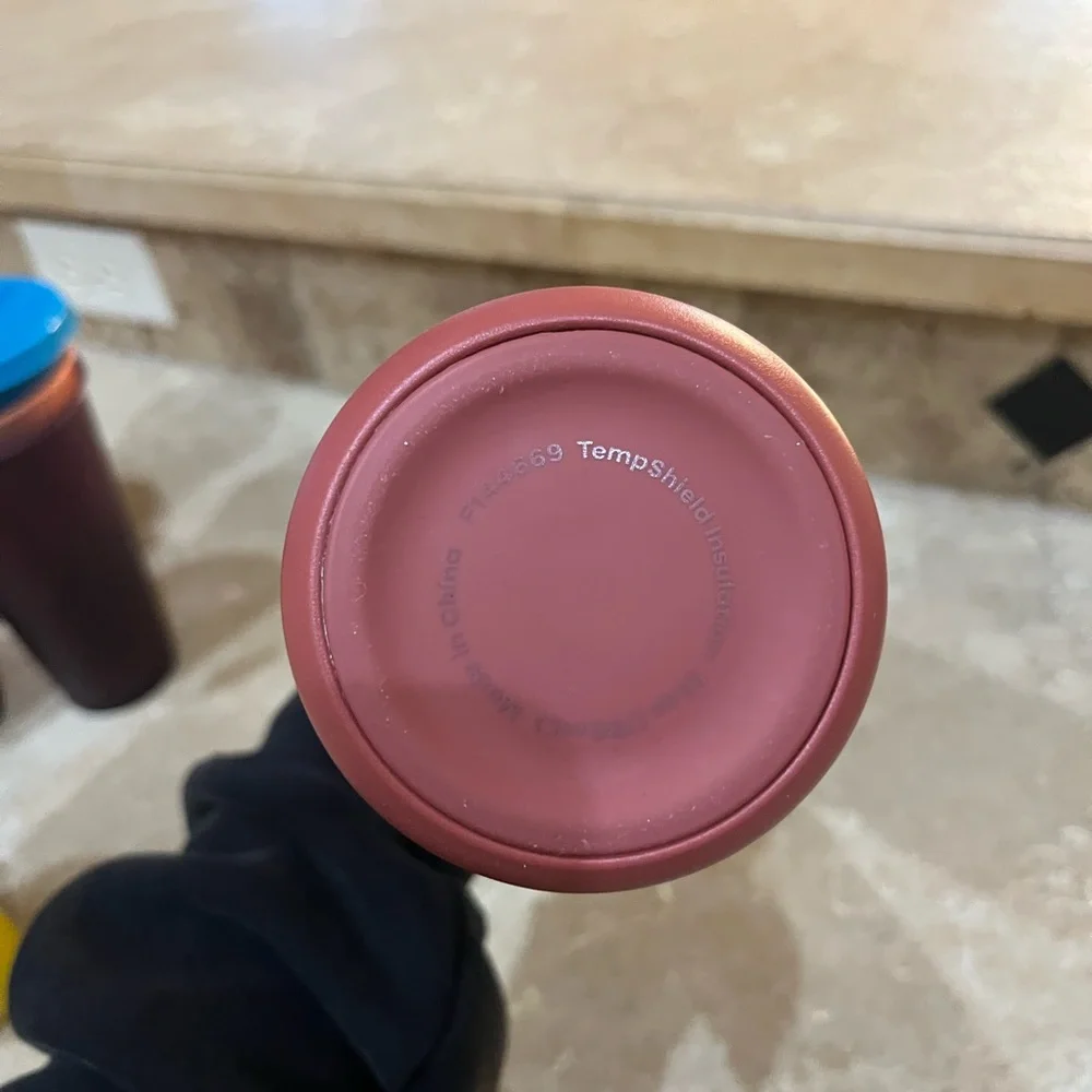 Skyline Hydro flask, 25 ounce wine bottle - Picture 4 of 4